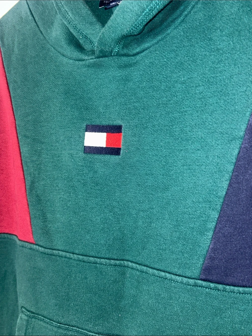 Tommy Hilfiger Kids' Colorblock 90’s style Hoodie with Burgundy and Navy Sleeve